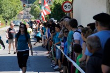 2014-06-08 © Klaus Armbrüster Menschenkette von Durango bis Iruñea, hier in Ataun.