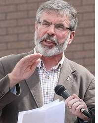 Gerry Adams bei der Eröffnung des An Tine Bheo